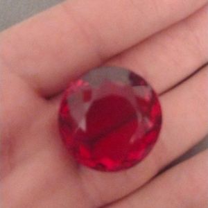 85Ct Ruby with certification of authentication
